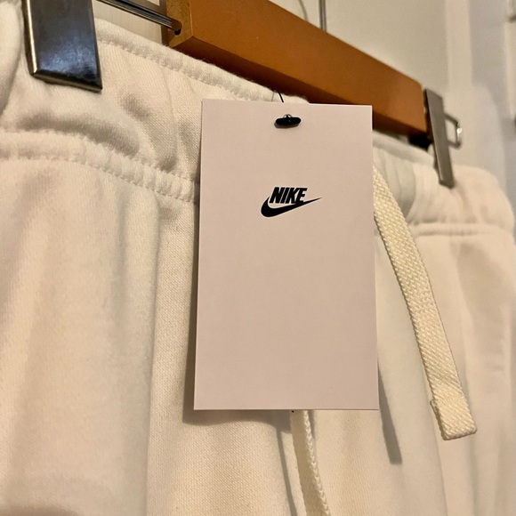 BNWT Women's Nike Sportswear Club Fleece Leopard-Print Logo Pants size XL - Picture 5 of 5
